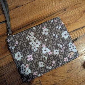 Anne Klein Brown Floral Wristlet‎